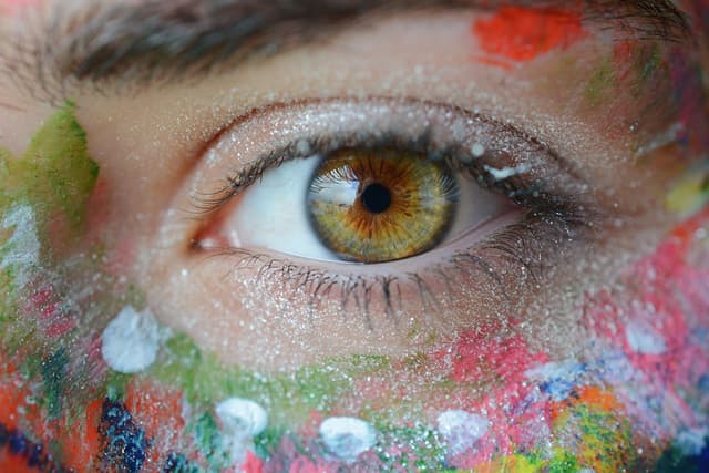 Colored eye